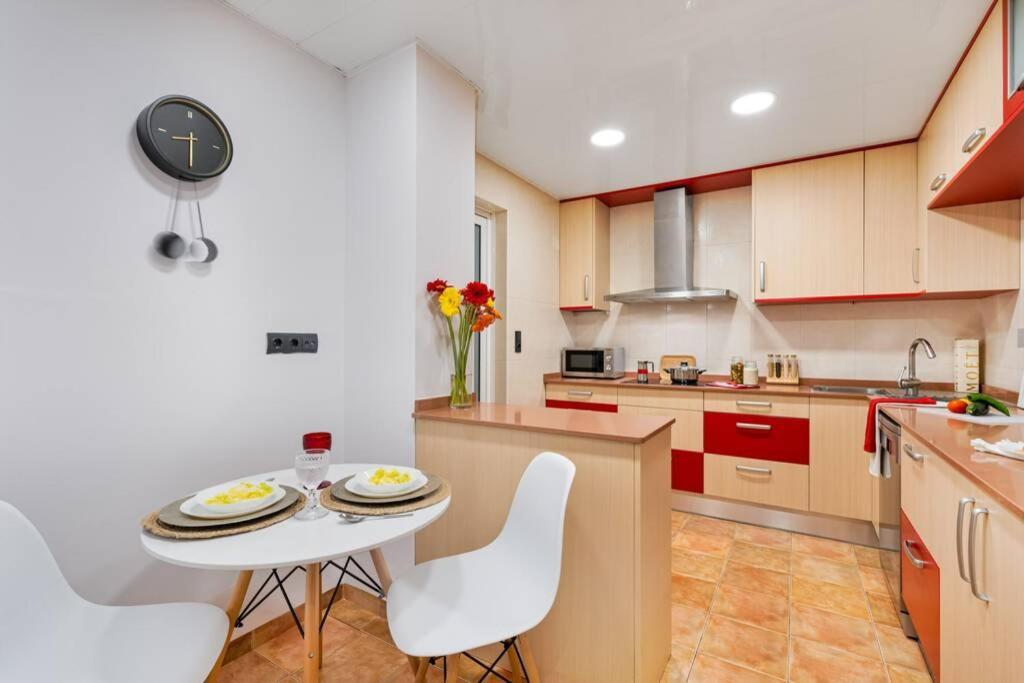 Lodging Apartments Villa De Gracia 2 Bedroom Cozy Apartment บาร์เซโลนา ภายนอก รูปภาพ